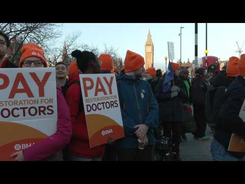 London doctors picket at start of longest strike in NHS history