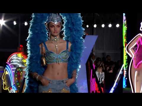 MOSCHINO Fashion Show - Resort Collection 2018 & Men's Spring / Summer 2018 presented in Los Angeles