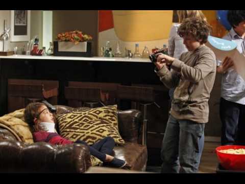 Modern Family - Teaser 1 - VO