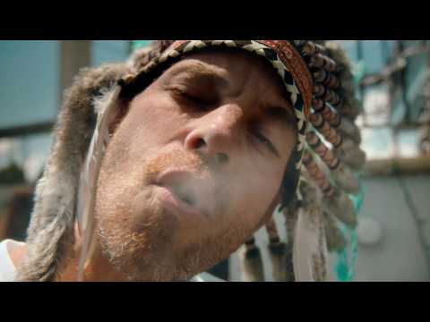 American Hero - Teaser 2 - VO - (2015)
