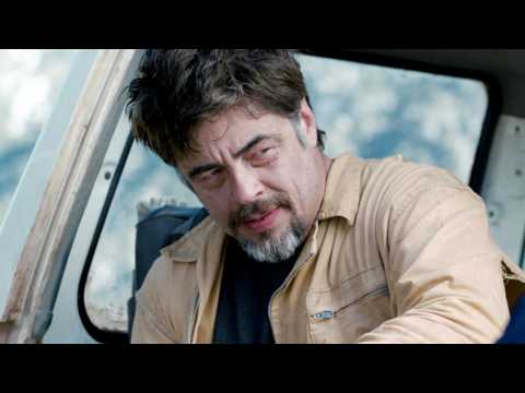A perfect day, un jour comme un autre - Bande annonce 5 - VO - (2015)