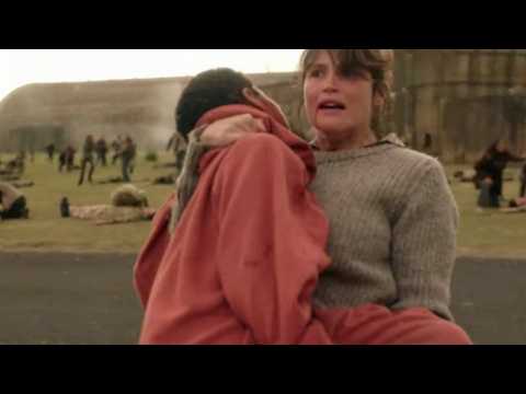 The Last Girl – Celle qui a tous les dons - Bande annonce 1 - VO - (2016)