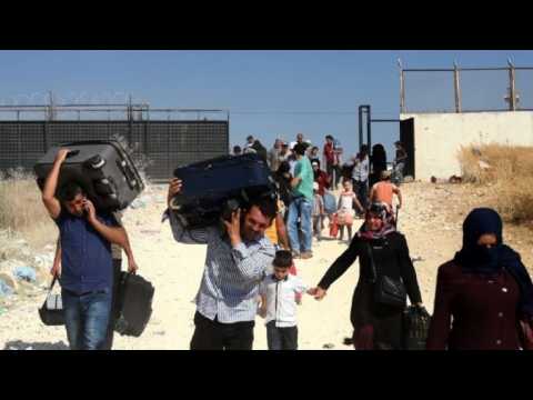 Syrian refugees in Turkey head home to celebrate Eid