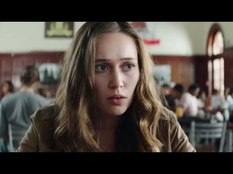 Friend Request - Bande annonce 1 - VO - (2016)