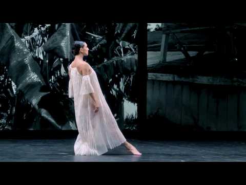 Dans les pas de Trisha Brown - Glacial Decoy à l'Opéra - Bande annonce 1 - VO - (2016)