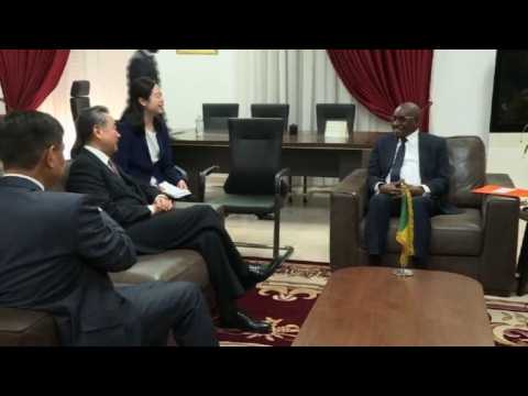 Chinese Foreign Minister meets Senegalese counterpart in Dakar