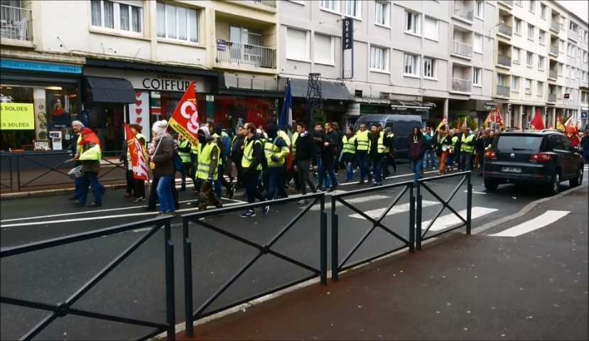 Manifestation Syndicats Et Gilets Jaunes Dans La Rue Ce