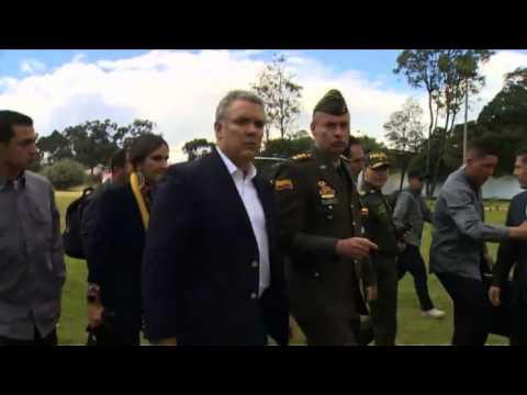 Colombian president arrives at scene of apparent car bomb