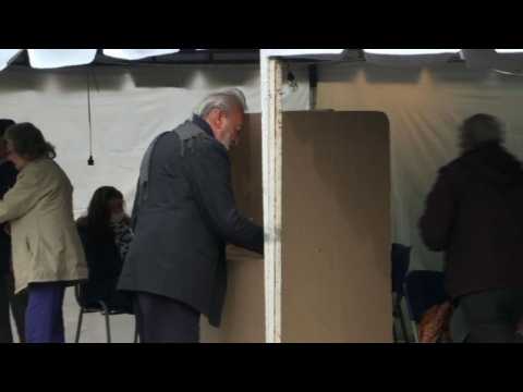 Voting begins in Colombia's presidential run-off