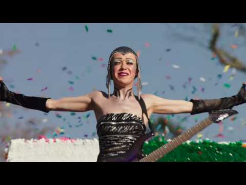 Freak Show - Bande annonce 1 - VO - (2015)