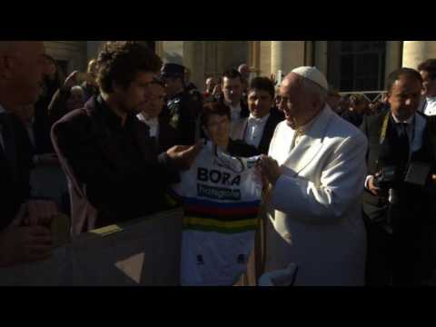 Cycling: Peter Sagan offers a bike to Pope Francis