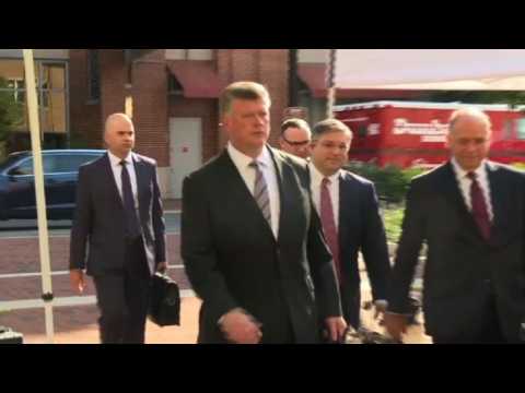 Manafort's defence attorney arrives at court