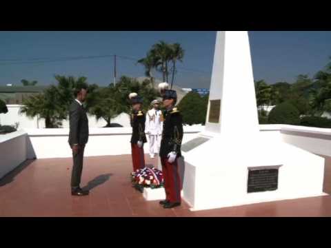 French PM lays a wreath Dien Bien Phu