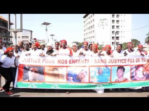 Thousands of women march in Guinea over police violence