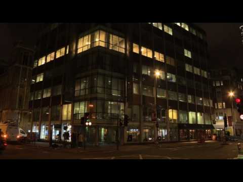 UK regulators search Cambridge Analytica offices