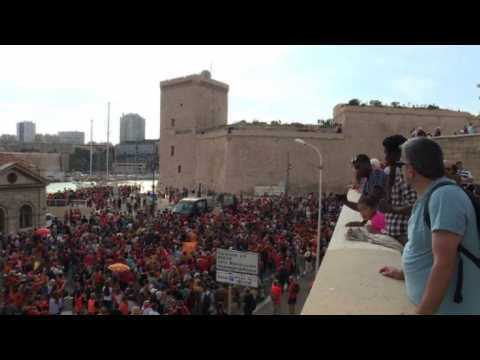People march in south of France to support migrant rescue ship