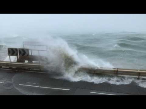 Super typhoon Mangkhut smashes Hong Kong