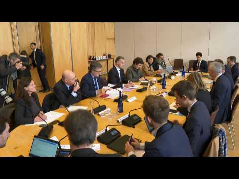 French ministers meet with bank representatives over farmers