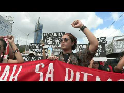 Philippines: Demonstrators rally against constitutional reform on revolution anniversary