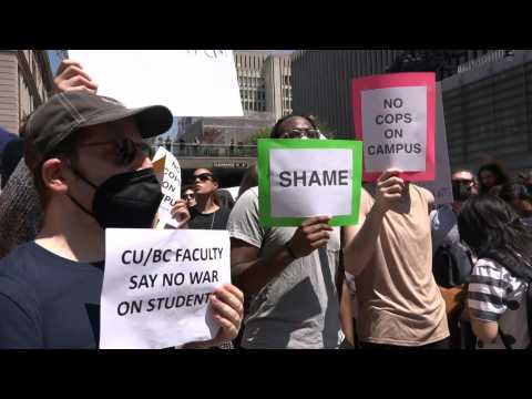 Pro-Palestinian students and faculty protest, denounce police action outside Columbia