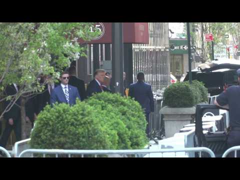 Trump departs Trump Tower, heads to Manhattan criminal court