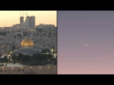 Call to break the fast on the first day of Ramadan in Al-Aqsa mosque