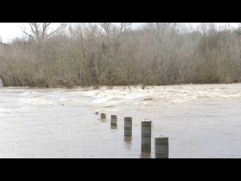 Seven missing after floods snare cars in southern France