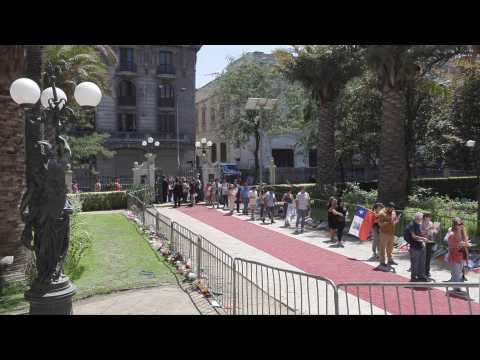 Public gather at Chile's former Congress to pay respects to former president Pinera (2)