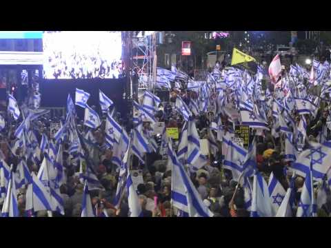 Anti govt Israelis demonstrate in Tel Aviv