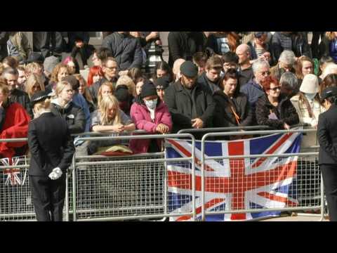 Two minutes of silence in tribute to Queen Elizabeth II