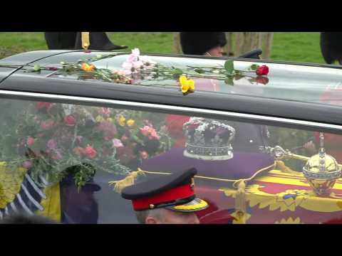 Queen Elizabeth II's coffin arrives in Windsor