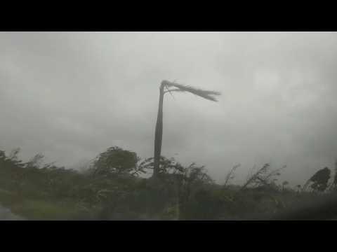 Strong winds in western Cuba as Hurricane Ian hits