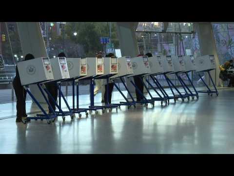 Polling stations open in New York for US midterm elections