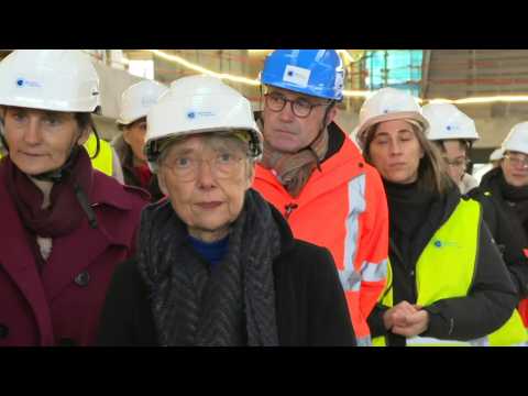 2024 Olympics: French PM Elisabeth Borne visits Aquatic Centre