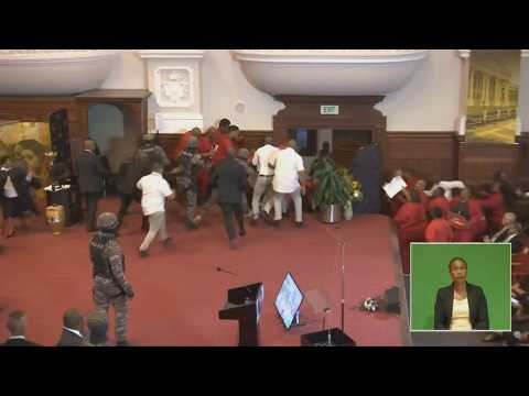 South Africa: scuffle in parliament as Ramaphosa tries to deliver state of nation address