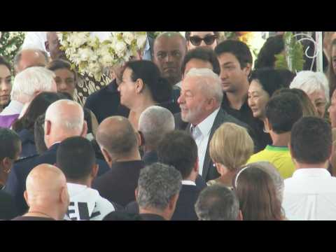 Lula pays his respects to Pele at Santos stadium