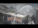 Firefighters battle huge fire at Moscow mall