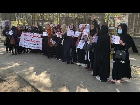 Afghan women protest after students expelled from university dorms