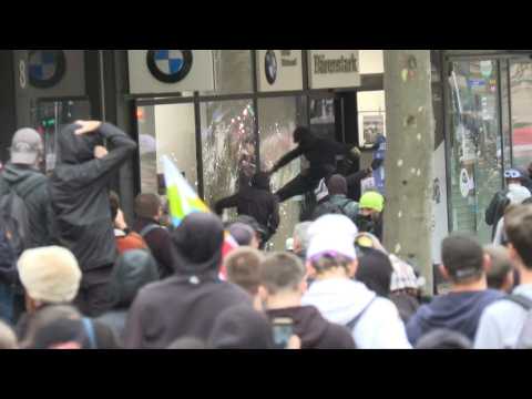 Fuel shortages: violence erupts at Paris protest for higher wages