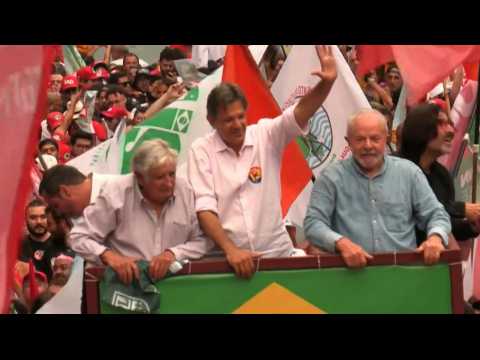 Lula holds last campaign rally on the eve of Brazil's runoff