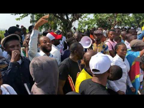 Pope Francis' convoy heads to Kinshasa airport
