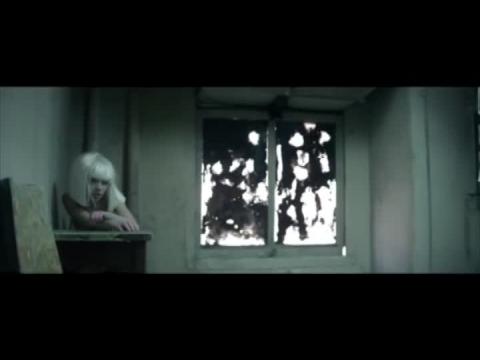 "Chandelier" de Sia, détourné façon film d'épouvante