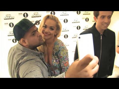 Sugapuff heads to the Radio 1 Teen Awards 2014 Part One // PopDash