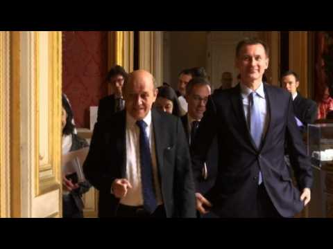 French FM meets in Paris british counterpart