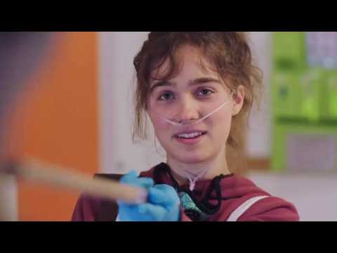 A deux mètres de toi - Bande annonce 1 - VO - (2019)