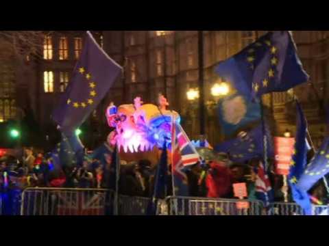 Crowds wait outside Parliament ahead of Brexit deal decision