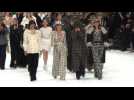 Minute of silence for Lagerfeld at Chanel show