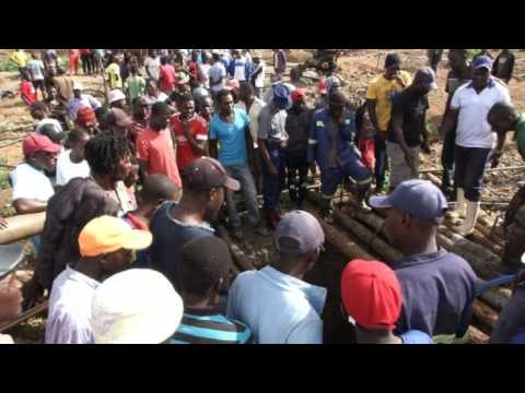 23 feared dead in flood at disused Zimbabwe gold mine