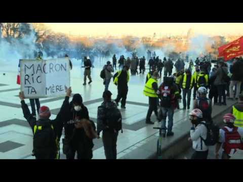 "Yellow vest" protesters gather near Eiffel Tower in Paris