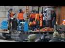 South Korean divers search for Hungary boat victims